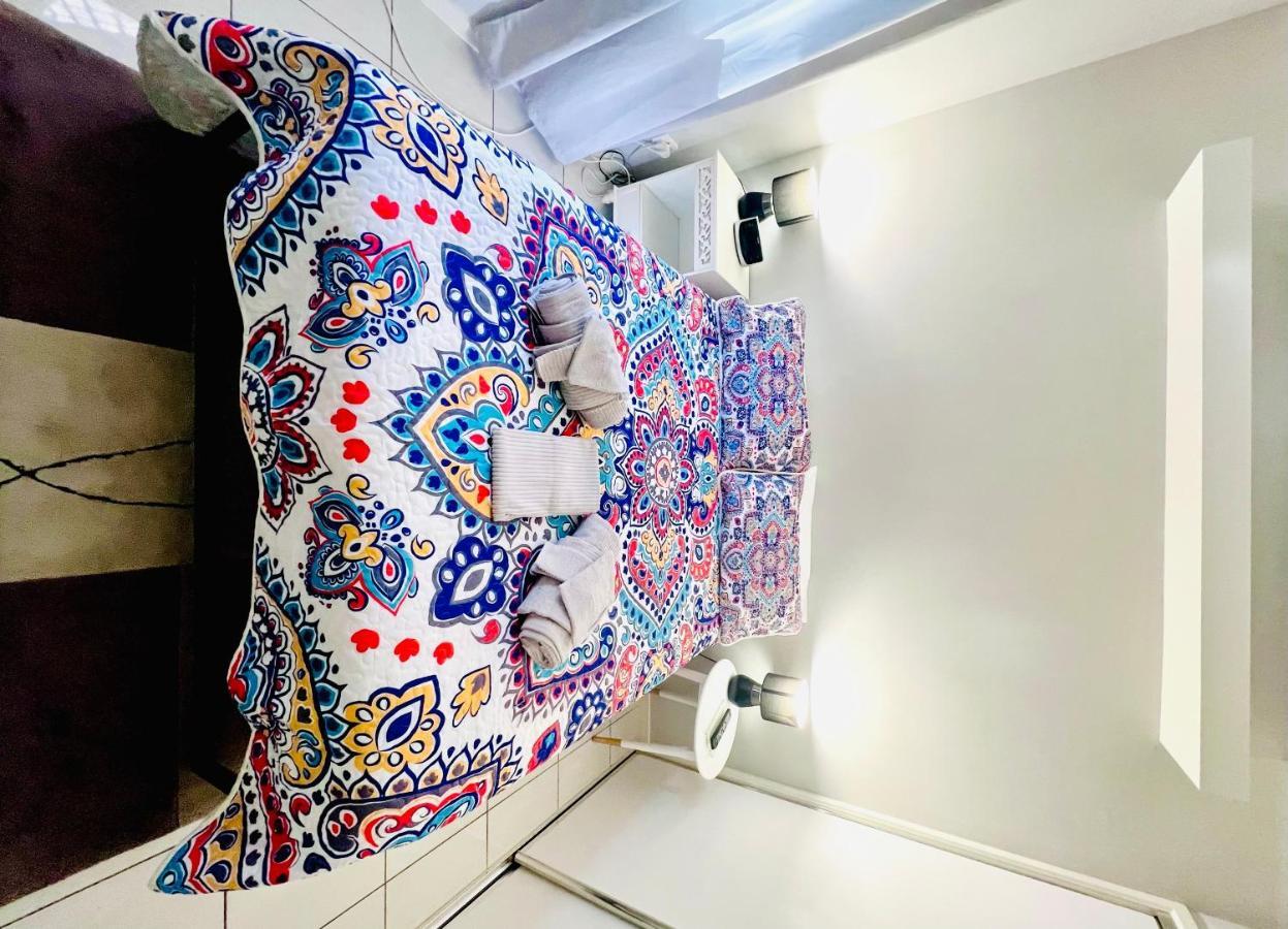 Manhattan B&B Guest Rooms Норт Лейкс Екстериор снимка
